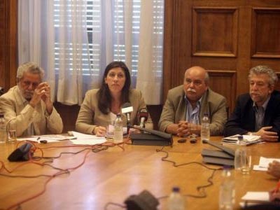 ΣΥΡΙΖΑ: «Να μην κλείσει η Βουλή»