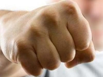 Τον ξυλοκόπησαν επειδή τους έκανε παρατήρηση