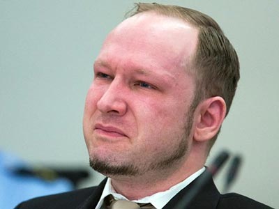 Καταδικάστηκε σε κάθειρξη 21 ετών ο Μπρέιβικ