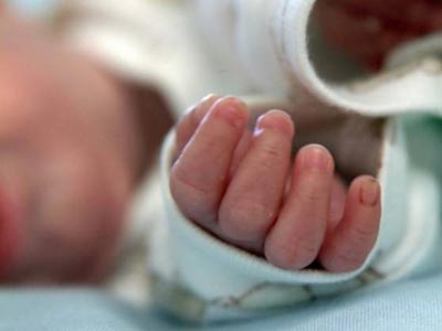 Έκοψαν το δάχτυλο βρέφους στο νοσοκομείο Μυτιλήνης!