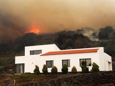 Σε πύρινο κλοιό τα Κανάρια Νησιά Σε πύρινο κλοιό τα Κανάρια Νησιά
