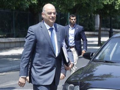 Φραστική επίθεση δέχθηκε ο Δένδιας