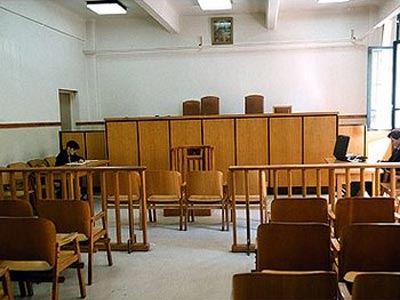 Αθώα η μητέρα που στραγγάλισε την κόρη της