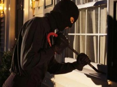 Διέρρηξαν τρία διαμερίσματα στο Αγρίνιο