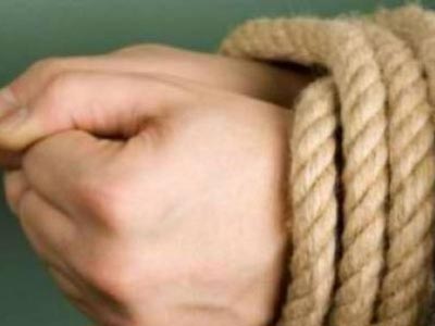 Τον φίμωσαν και τον σκότωσαν μέσα στο σπίτι του