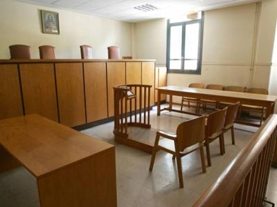 Μειώνονται στο μισό τα Ειρηνοδικεία