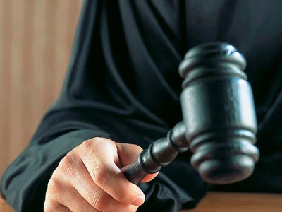 Συνεχίζουν τις κινητοποιήσεις τους οι εισαγγελείς