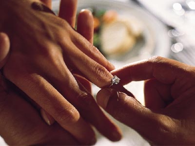 Κύκλωμα τελούσε «λευκούς» γάμους για την απόκτηση της ελληνικής ιθαγένειας