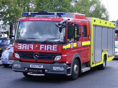 Μεγάλη πυρκαγιά στο Ανατολικό Λονδίνο