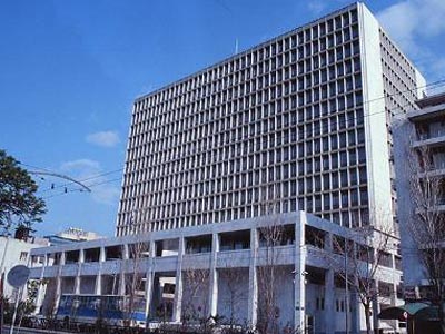 Δημόσια κτήρια στο σφυρί