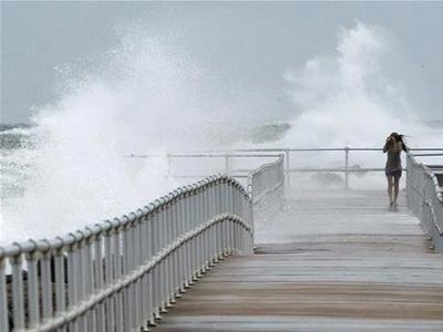 Σε τυφώνα αναβαθμίστηκε ο «Σάντυ»
