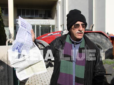 Άνεργος χρωστά στη ΔΕΗ 1.400 ευρώ και δεν έχει ρεύμα τέσσερις μήνες