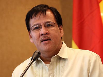 Φιλιππίνες: Αγνοείται ο υπουργός Εσωτερικών μετά τη συντριβή αεροσκάφους Φιλιππίνες: Αγνοείται ο υπουργός Εσωτερικών μετά τη συντριβή αεροσκάφους