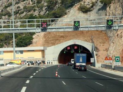 Αποκαταστάθηκε η κυκλοφορία στην Αθηνών – Κορίνθου Αποκαταστάθηκε η κυκλοφορία στην Αθηνών – Κορίνθου