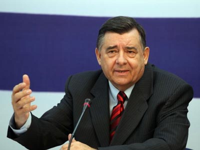 Άγγλος ο Καρατζαφέρης