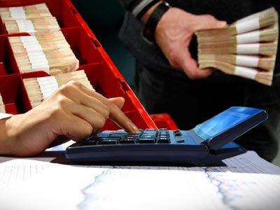 «Ομπρέλα» στους Έλληνες καταθέτες του Λουξεμβούργου