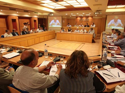 Συνάντηση με Σαμαρά και Βενιζέλο ζητεί η ΚΕΔΕ