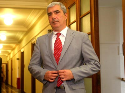 «Προσβάλλει το φρόνιμα των Ελλήνων»