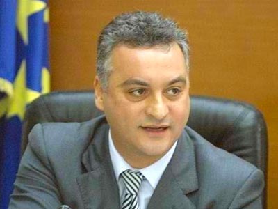 «Πόλεμος» Κεφαλογιάννη με οδηγούς λεωφορείων