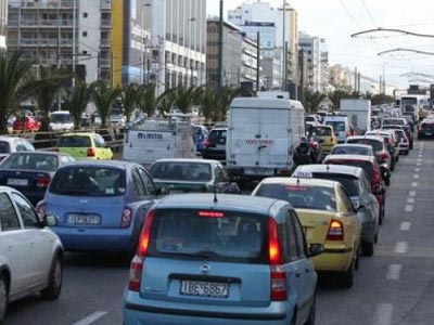 Αυξημένη η κίνηση στους δρόμους