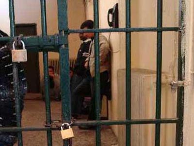 Απέδρασαν έξι αλλοδαποί από το Α.Τ. Κολωνού