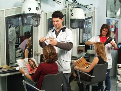 Κρίση και στα κομμωτήρια