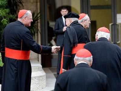 Τα τελευταία tweets των καρδινάλιων πριν από τη «μεγάλη σιωπή»