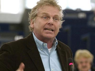 Ο Κον Μπετίτ στην ΕΡΤ