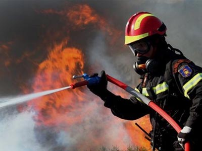 Υπό μερικό έλεγχο η πυρκαγιά στο Κορωπί