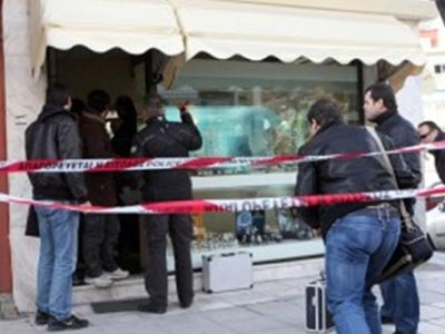Κοντά στα ίχνη συμμορίας που «χτυπά» κοσμηματοπωλεία
