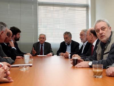 «Επιτάχυνση για έξοδο από την ύφεση»