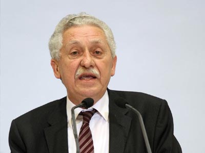 Τρίτο πόλο θέλει να συγκροτήσει ο Κουβέλης