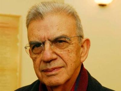 Επίθεση δέχτηκε ο συγγραφέας Μένης Κουμανταρέας