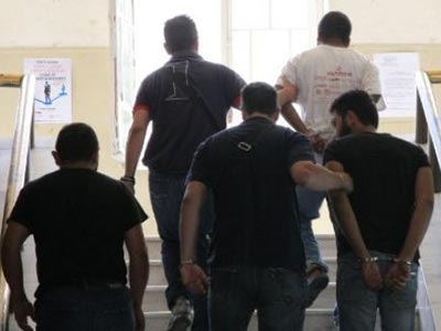 Ελεύθεροι με περιοριστικούς όρους ο κτηνοτρόφος και ο βοηθός του