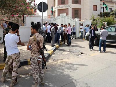 Περικυκλωμένο το Υπουργείο Εξωτερικών της Λιβύης