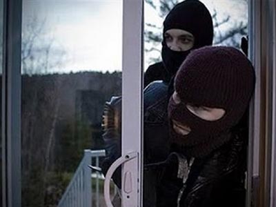 Ληστές εισέβαλαν σε σπίτι στο Μαρούσι Ληστές εισέβαλαν σε σπίτι στο Μαρούσι