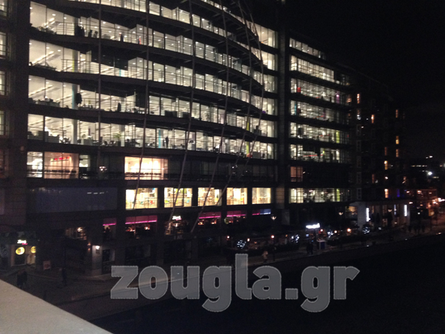 Ελληνικό και ιταλικό εστιατόριο με θέα τον Τάμεση