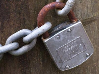 Λουκέτα στις επιχειρήσεις που απασχολούν ανασφάλιστους εργαζομένους