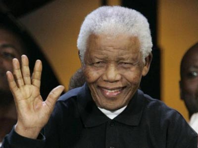 Συνεχίζει να ανταποκρίνεται στη θεραπεία ο Μαντέλα