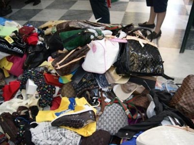 Συνελήφθη να πλασάρει «μαϊμού» προϊόντα