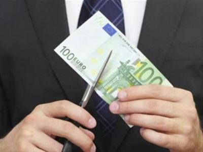 Μειώθηκαν 10% οι μισθοί το 1ο τρίμηνο Μειώθηκαν 10% οι μισθοί το 1ο τρίμηνο