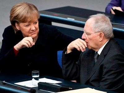 «Μέρκελ και Σόιμπλε παραπλανούν τους πολίτες»