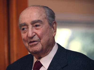 Θέλει σέρβις ο επίτιμος