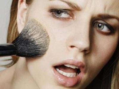 Πέντε λάθη ομορφιάς που απωθούν τους άντρες