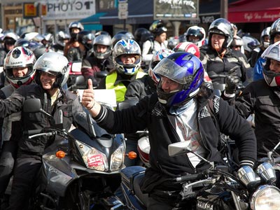 Διαδηλώσεις μοτοσικλετιστών σε Παρίσι, Στρασβούργο και Βρυξέλλες