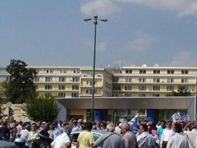 Κλειστή η Μεσογείων από εργαζομένους των ναυπηγείων