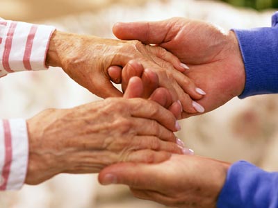 Τριπλάσια τα κρούσματα καρκίνου σε άτομα άνω των 65 ετών