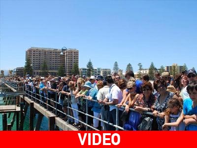 Αγιασμό με καύσωνα έκαναν οι ομογενείς Αγιασμό με καύσωνα έκαναν οι ομογενείς