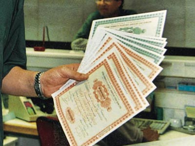 Στο κενό οι κουρεμένοι ομολογιούχοι