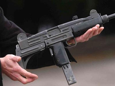 Γερουσιαστής σκότωσε τη γραμματέα του με ούζι!